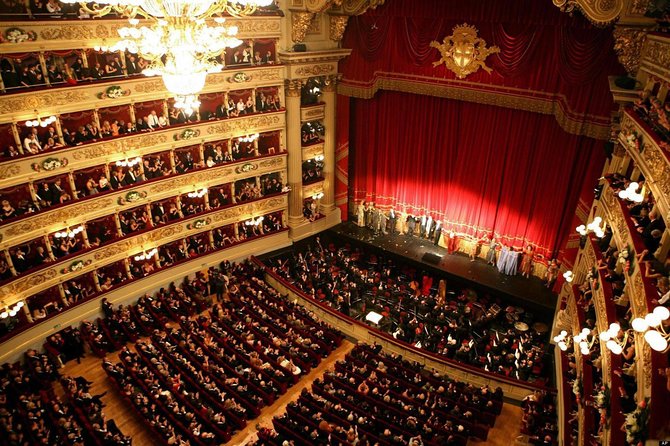 3-Hour Milan City Tour with The Scala Theatre - small group tour - Small-Group Service That Actually Matters (Especially Indoors)