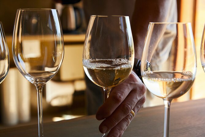 3 Italian sparkling wines and how to distinguish them: Prosecco, Franciacorta.. - Your Crash Course in Italian Bubbles: Ancestral vs Charmat vs Classic