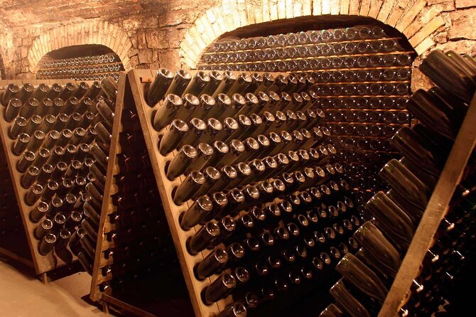 3 Italian sparkling wines and how to distinguish them: Prosecco, Franciacorta.. - Franciacorta and the Traditional Method: What Changes with Aging