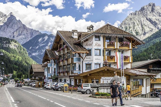 4-Day Scenic Dolomites Tour from Milan - Milan to Verona: starting the trip with big, easy classics
