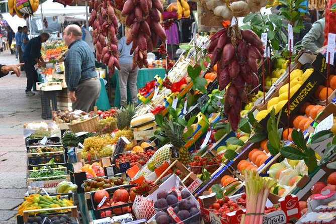 An exclusive experience: food market, private chef and lunch! - Cooking a full 5-course lunch, not a demo