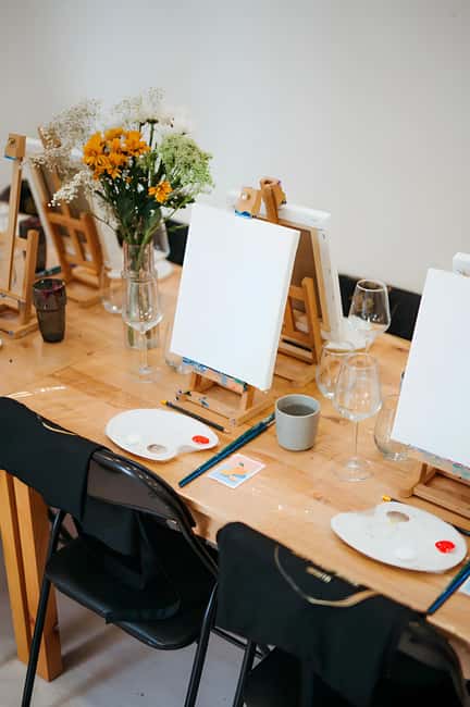 Art and Wine Lab painting experience in Venice and Milano - Key points before you book your paint and sip