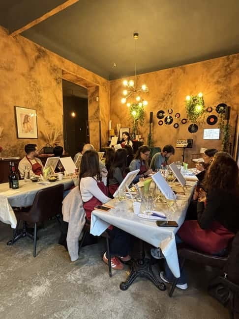 Art and Wine Lab painting experience in Venice and Milano - Booking tips that keep the night smooth