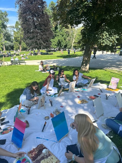 Art in the Park: Paint 'n Sip at Parco Sempione - Arriving at the meeting point near Parco Sempione