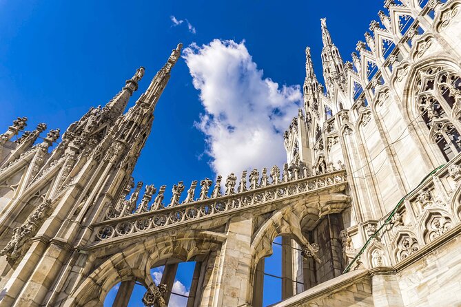 Audio Guide for the Duomo - Milan Cathedral (no ticket) - Entering the Duomo di Milano from La Rinascente, with a GPS route