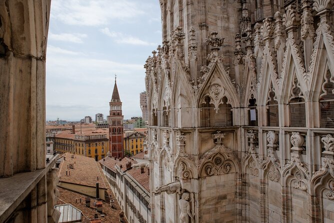 Best of Milan Small-group Walking Tour with Duomo visit - Piazza Affari and L.O.V.E.: modern Milan with a wink