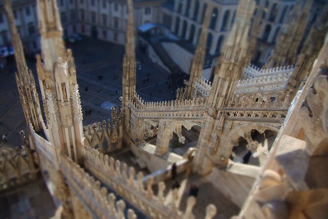 Cathedral & Skyline: Duomo di Milano Tour with Rooftop Access - Getting the most out of your 2.5-hour Duomo run