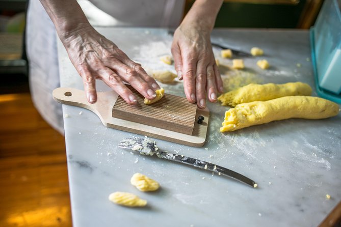 Cesarine: Market Tour & Cooking Class at Local's Home in Milan - Building a 3-course Milanese meal that you actually eat