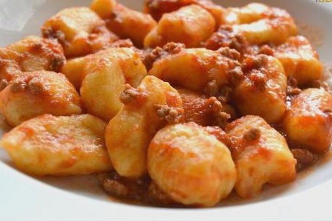 Choose three recipes to cook from all the traditional cuisine - Price and value: is $145.18 fair for Milan?