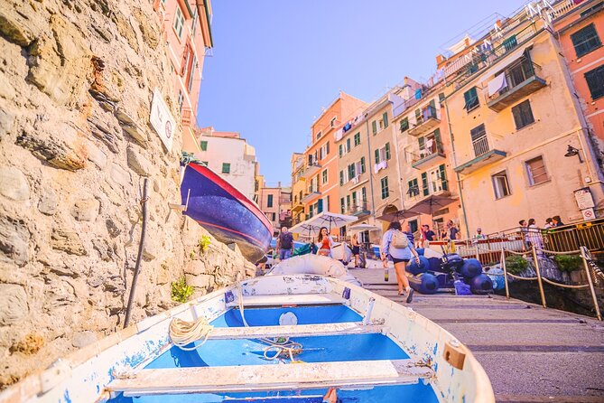 Cinque Terre Sea Park with Limoncino Tasting Day Trip from Milan - Riomaggiore: colorful cliffs and a village center you can actually enjoy
