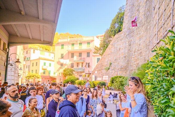 Cinque Terre Sea Park with Limoncino Tasting Day Trip from Milan - Group size, escort help, and what “moderate fitness” really means