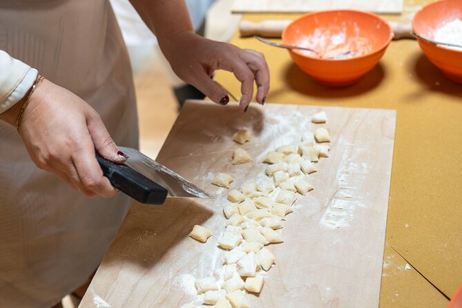 Come Na Vorta cooking experience in Milan - Where Come Na Vorta starts in Milan (and why that matters)