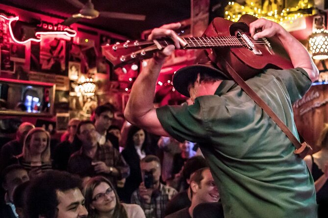 Discover the Bars and Nightlife in Milan - Why a 9:30 PM bar tour is the smart way to do Milan