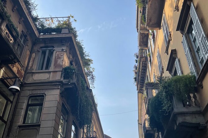 Explore History and Style with this Walking Tour in Milano - Industry professionals and discounts: how to shop smarter, not harder