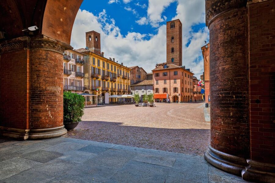 From Milan: Barolo Wine Tasting, Alba Tour and Castle Visit - The last wine moment: an enoteca-style finish