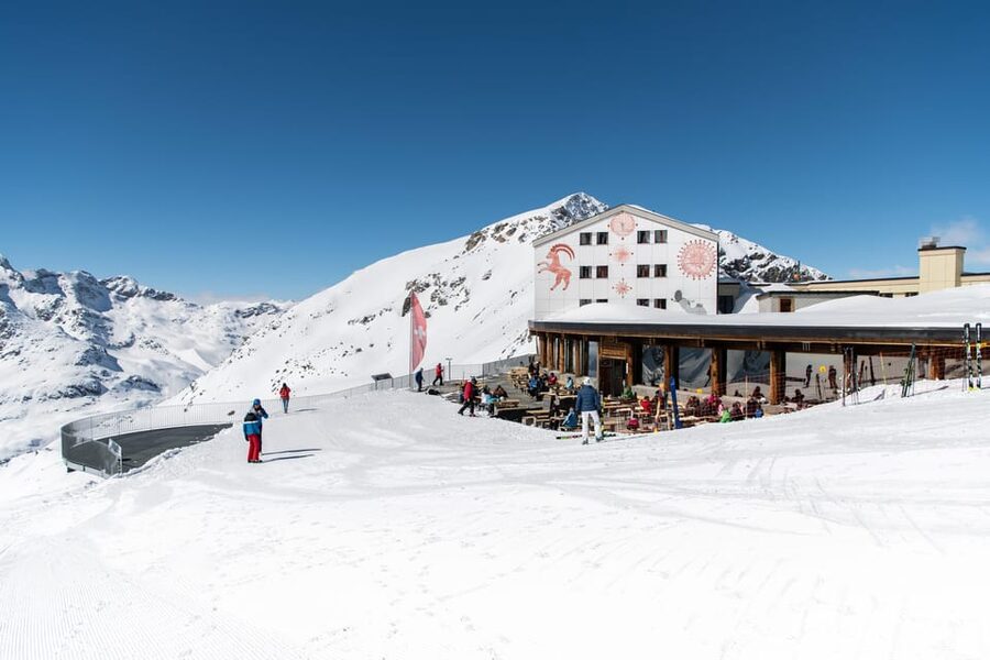 From Milan: Bernina Red Train & Lunch with Mountain Views - Tirano break and the ride back to Milan
