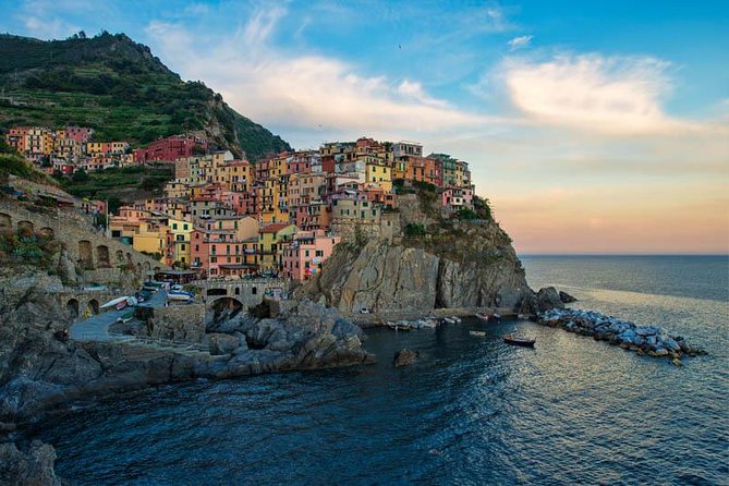 From Milan: Cinque Terre Guided Full-Day Trip With Cruise - Meeting the Group in Milan: Largo Cairoli 18 and selected hotel pickup