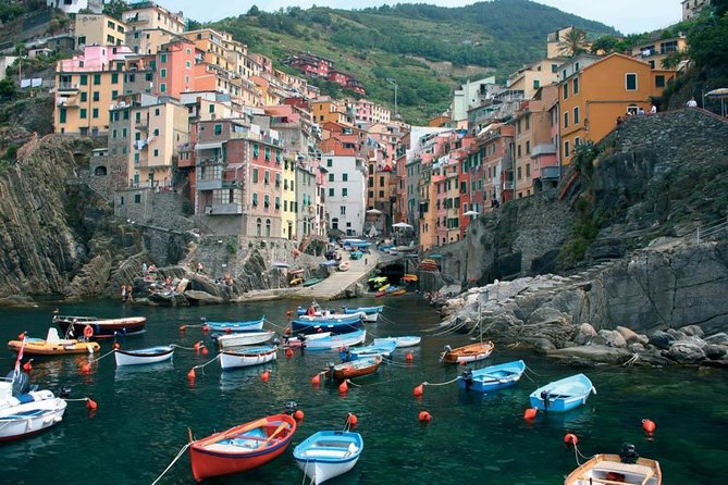 From Milan: Cinque Terre Guided Full-Day Trip With Cruise - English guide expectations: what you’ll hear and what can go wrong