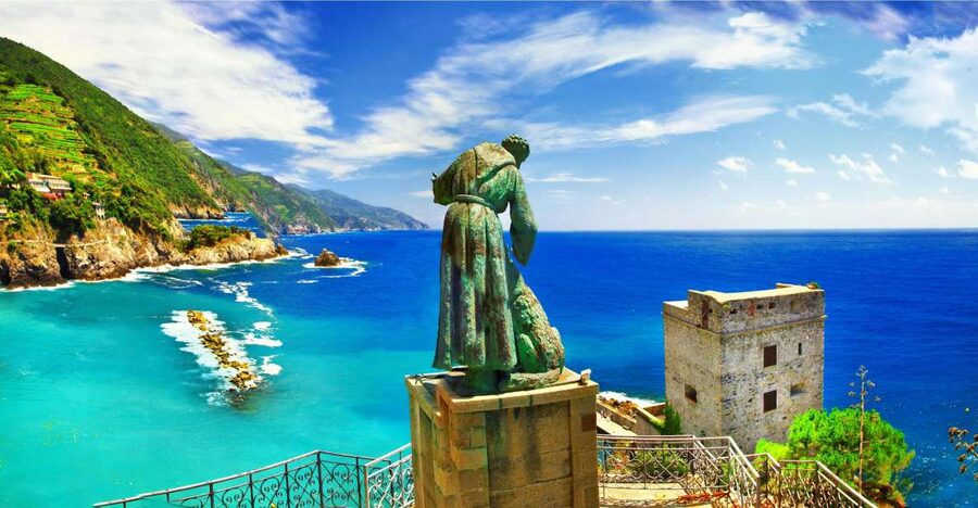 From Milan: Cinque Terre with Portovenere and Boat Cruise - From Milan to La Spezia, then the train to Monterosso