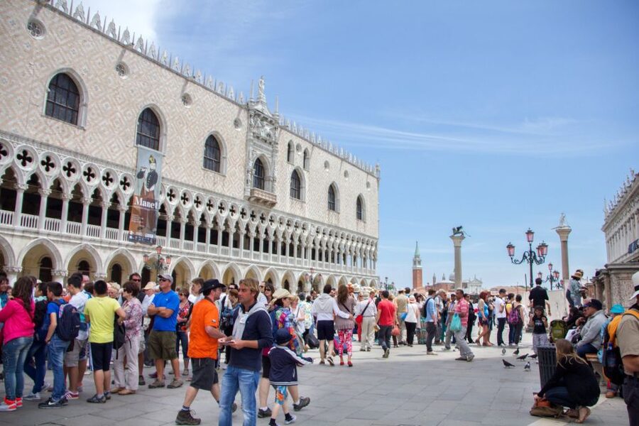 From Milan: Day Trip to Venice with Guided City Tour - What you’ll actually like most: guides who make Venice click