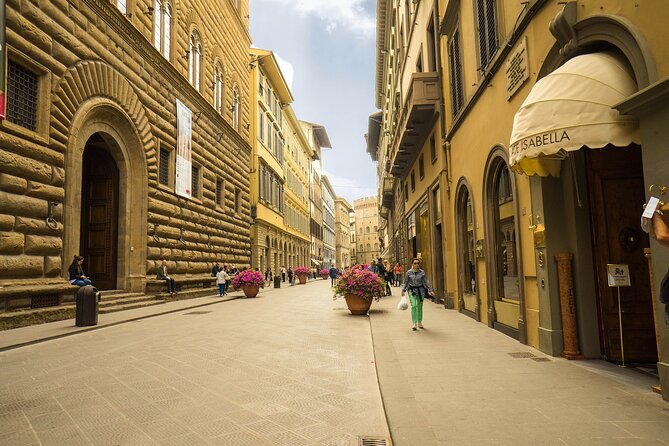 From Milan: Discover Florence & Pisa on an Exciting Full-Day Tour - Live commentary, group size, and why the guide matters