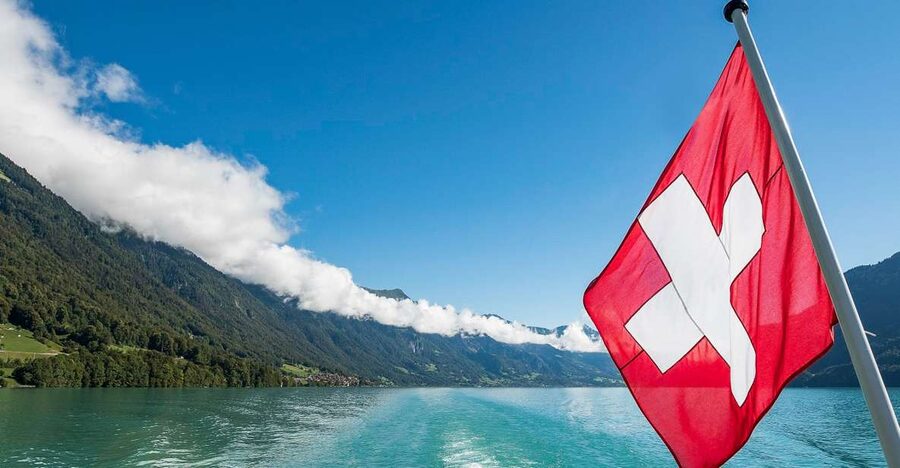From Milan: Interlaken & Swiss Alps Day Trip - Interlaken on Your Schedule: Shore Walks, Hang Gliders, and Quick Chocolate Runs