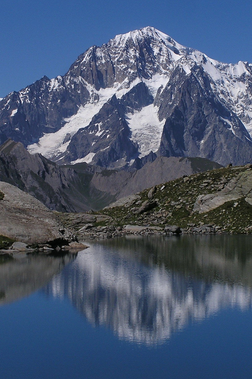 From Milan: Monte Bianco and Courmayeur Day Trip - Helbronner peak: 3,466 meters and the 360° view over three countries