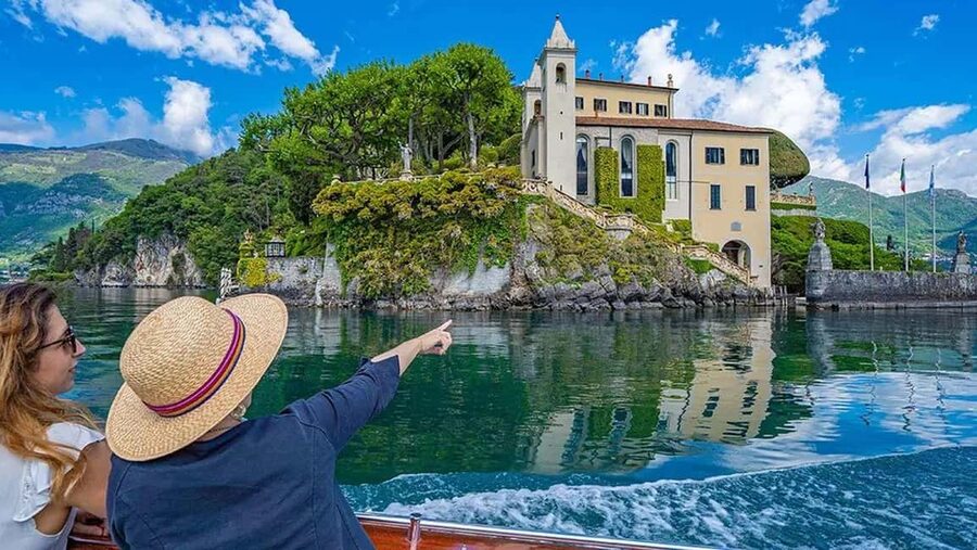 From Milan: Small Group Como, Bellagio, Varenna, Boat Cruise - Varenna: the calmer contrast in only 45 minutes