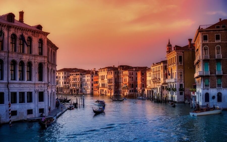 From Milan: Venice and Verona Full-Day Tour by Train - Venice essentials with San Marco and the Bridge of Sighs