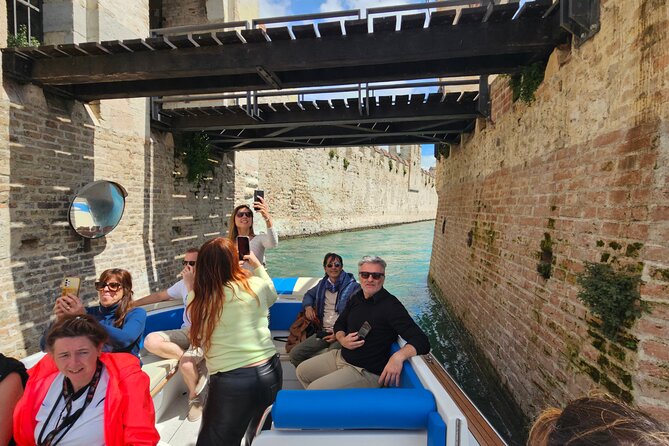 From Milan: Verona, Sirmione and Lake Garda Tour with Boat Cruise - From Milan to Verona: Sit Back, Then Start Walking