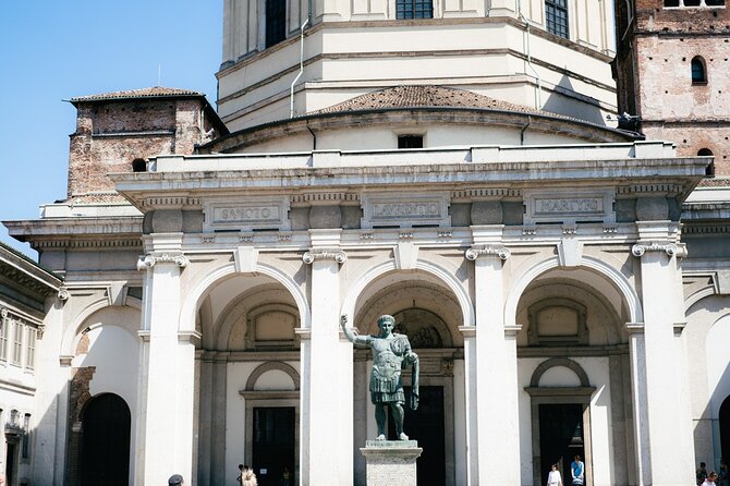 Highlights and hidden gems of Milan Bike Tour - Porta Nuova: modern architecture that’s actually worth your attention