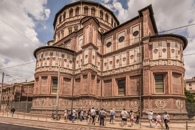 Historic Milan Tour with Skip-the-Line Last Supper Ticket - Via Dante and Piazza dei Mercanti: walking the medieval layers