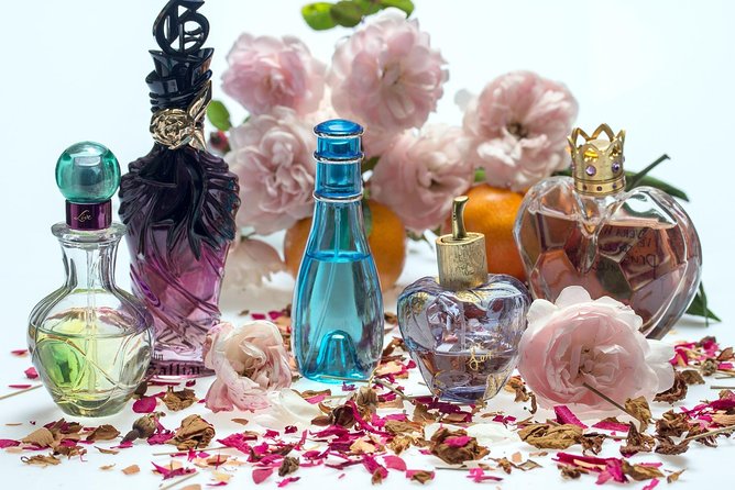 Italian Perfume Workshop in Milan - Stop 1 with Milan Fashion Tour: setting you up with context
