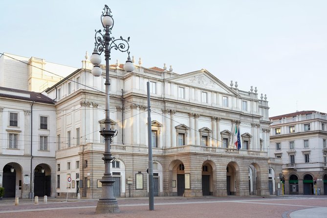 La Scala Theatre and Museum Tour in Milan With Private Guide - Guide quality: where the experience can swing fast