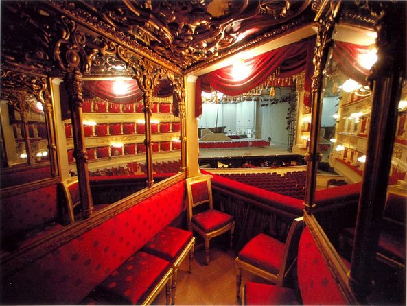 La Scala Theatre and Museum Tour in Milan With Private Guide - Opera-box views and the chandelier-and-pit moment