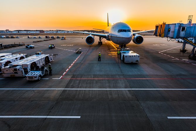 LINATE - MILANO airport transfer - The ride experience: private, professional driver, and luggage handled