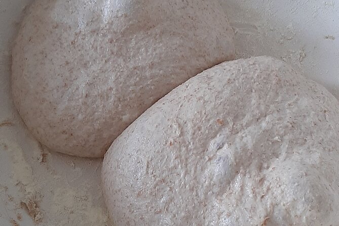 Mamma Mia! Authentic Italian Pizza Making Class - From Oven to Table: Eating Your Pizza Hot with Beverages