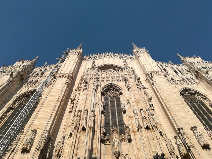 Milan: 4-Hour Art and History Private Walking Tour - Meeting by the Galleria: how to get oriented fast