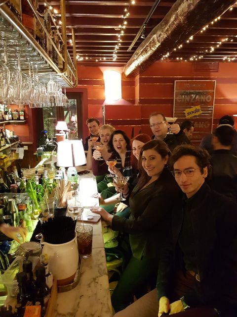 Milan: Bar-Hopping Tour with Welcome Drink - What makes the history stories actually useful