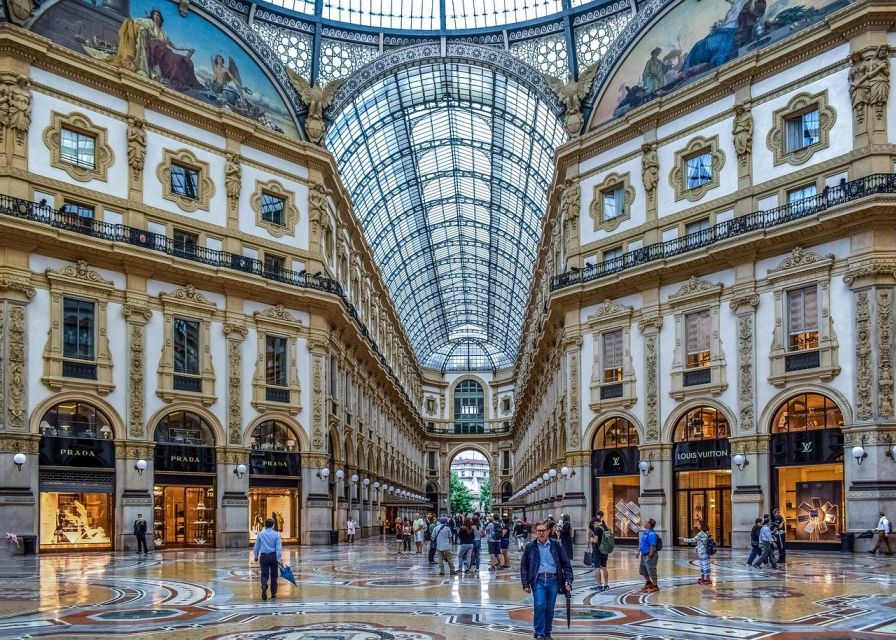 Milan: Best of the Highlights Walking Tour - Piazza Duomo Finish: Gothic Cathedral Details and Surrounding Monuments