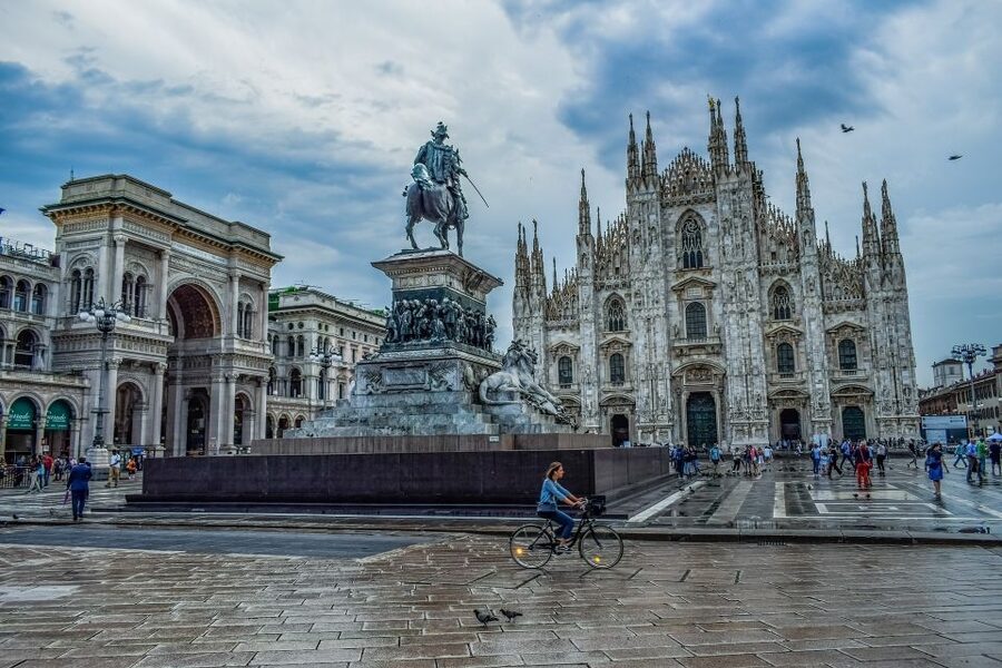 Milan by Night 2-Hour Walking Tour - The Real Point of the Tour: Noble Families, Intrigue, and Phantoms