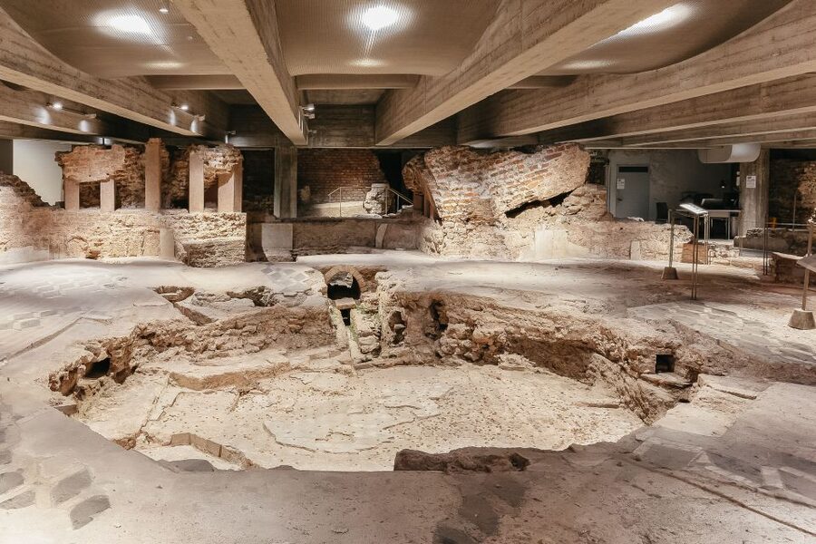 Milan: Cathedral and Duomo's Terraces Entrance Ticket - Church of St. Gottardo in Corte: the smaller sacred pause