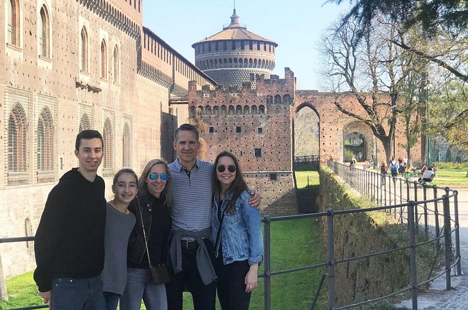Milan City Center Walking Tour with Local Guide & Duomo Cathedral - Piazza della Scala: where art meets the real city