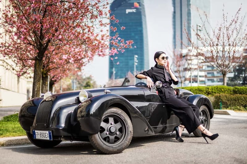 Milan: City Highlights Private Tour by Vintage Car - Bosco Verticale to Arco della Pace: Milan’s Modern-to-Monument Stretch