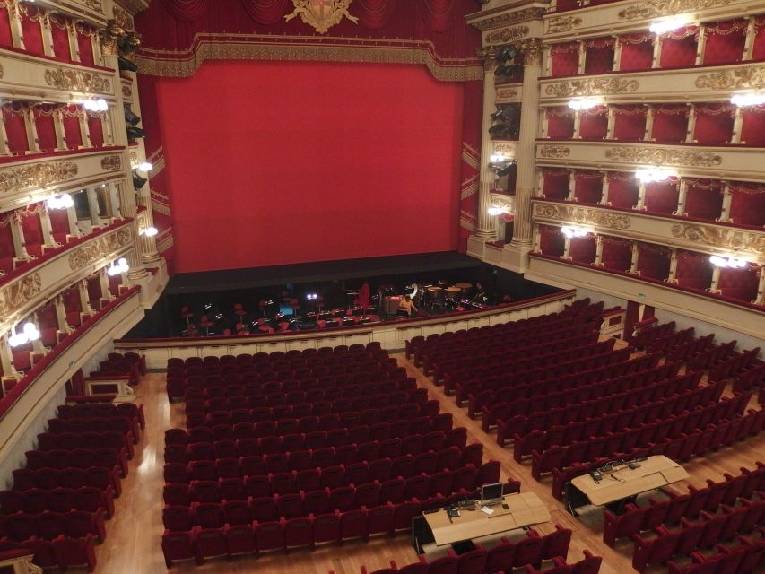 Milan: City Highlights Walking Tour - La Scala Theatre and Museum: opera-focused history with a plan
