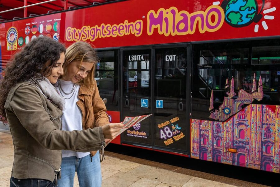 Milan: City Sightseeing Hop-On Hop-Off Bus with Audio Guide - Onboard comfort and the Wi‑Fi reality check