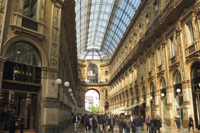 Milan City Tour by Historic Tram - Semi Private tour - Castello Sforzesco Stop: Fortress Energy and Easy Timing