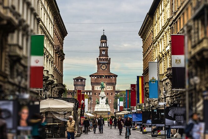 Milan City Walking Tour Experience - Stop 4: Teatro Alla Scala from the street