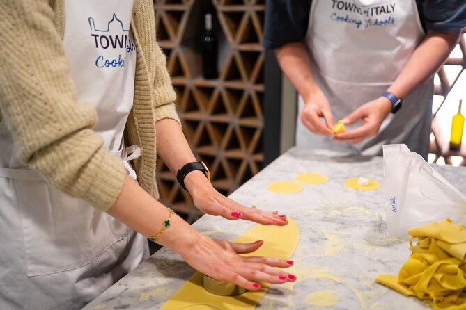 Milan Culinary Experience: Pasta & Gelato or Tiramisù Class - Lunch with unlimited wine: why it’s part of the value