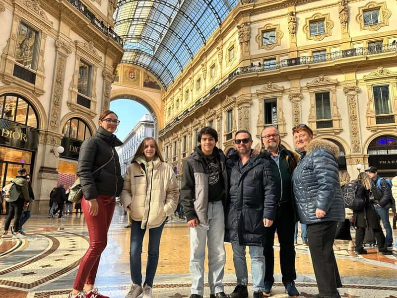 Milan: Delicious Food Tour and City Center Sightseeing - Street-food tastings that feel like Milan, not like a food mall